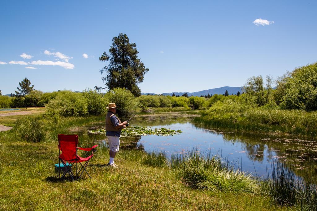 Bend-Sunriver Camping Resort Two-Bedroom Cabin 5 מראה חיצוני תמונה
